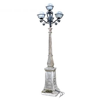 Lamp Post with Four Glass Globe Lanterns